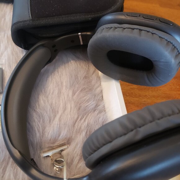 Nintendo DS, 21 games ,stylus,  case all cords and cordless headphones - Picture 9 of 9